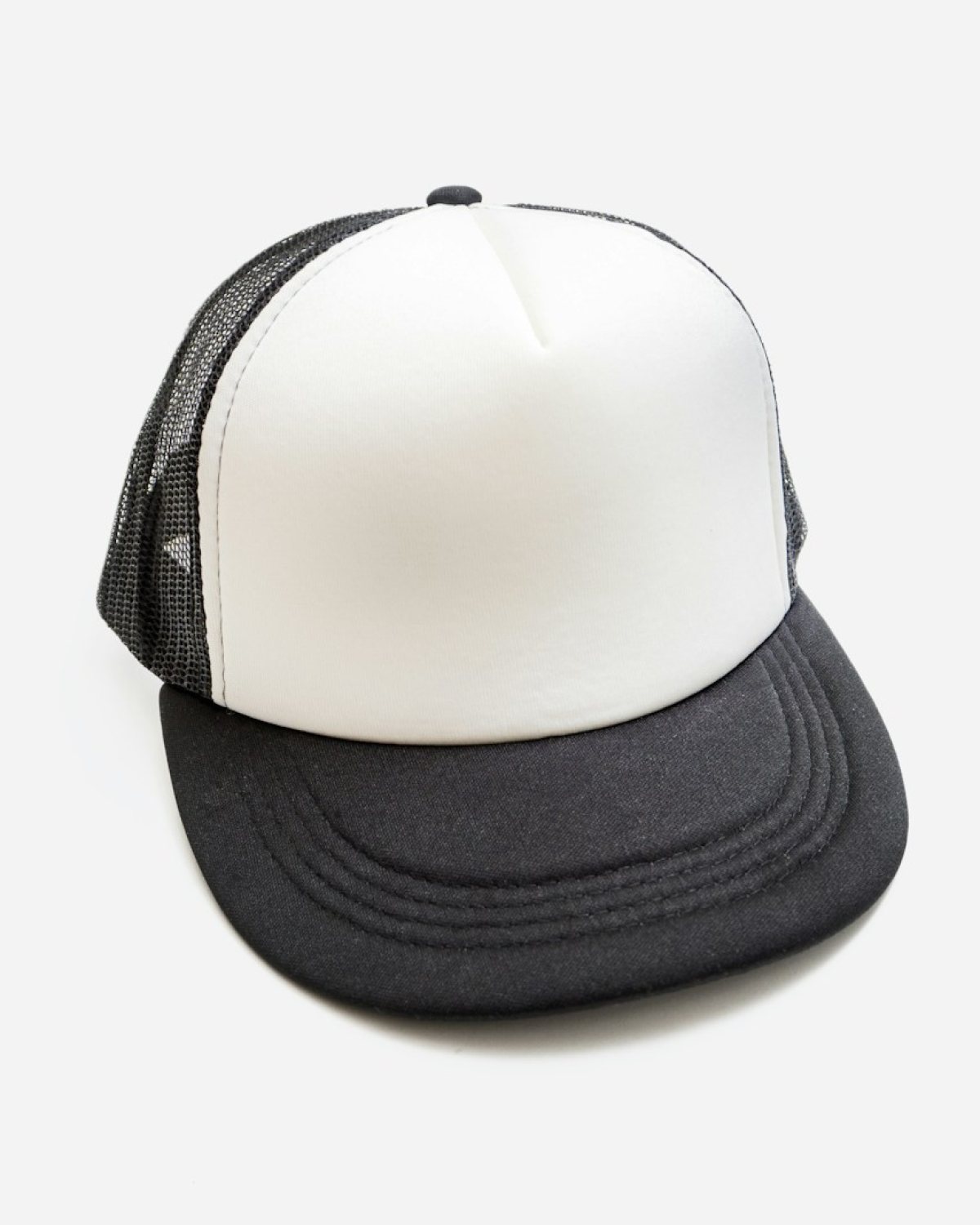 Stüssy kapelë trucker bardhë-zi