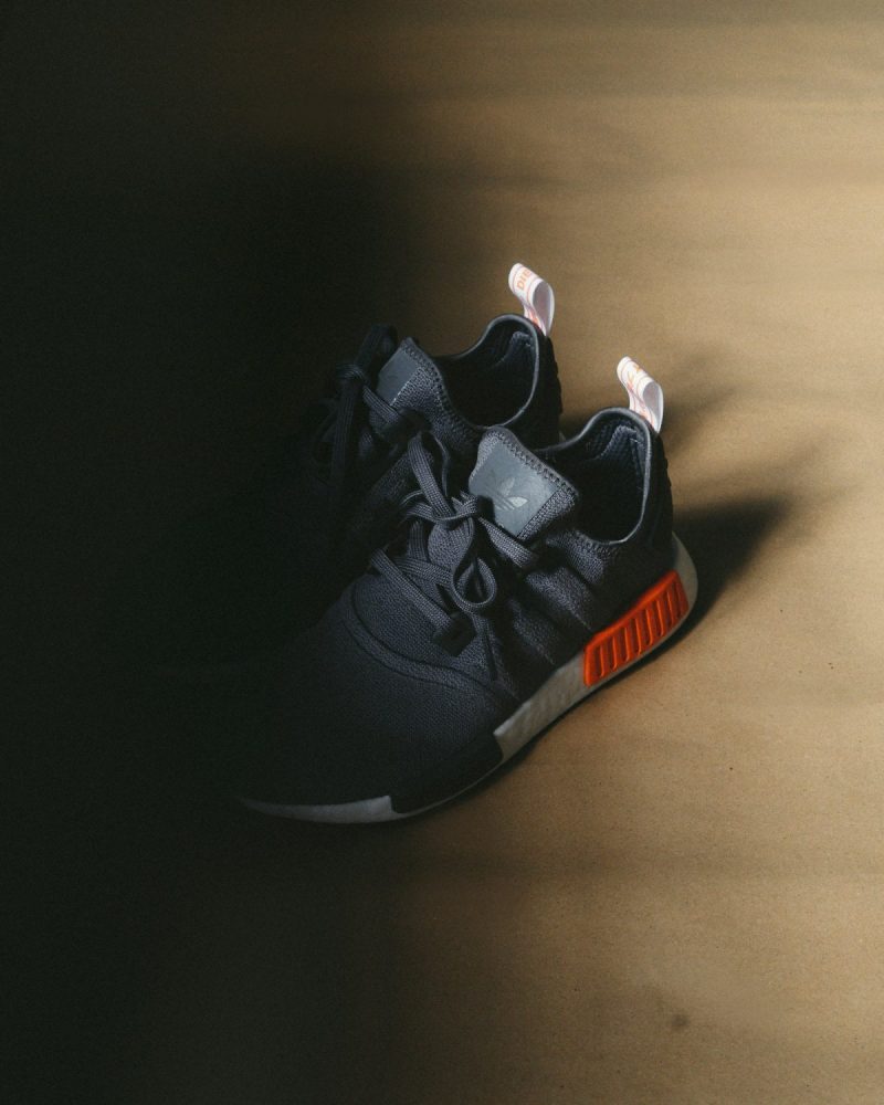 adidas NMD të zeza Y2K