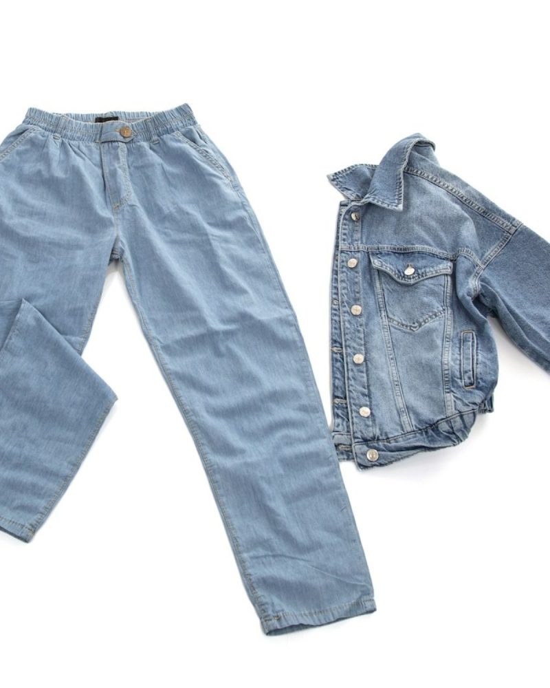 Levi’s mom jeans të çelura 2010s