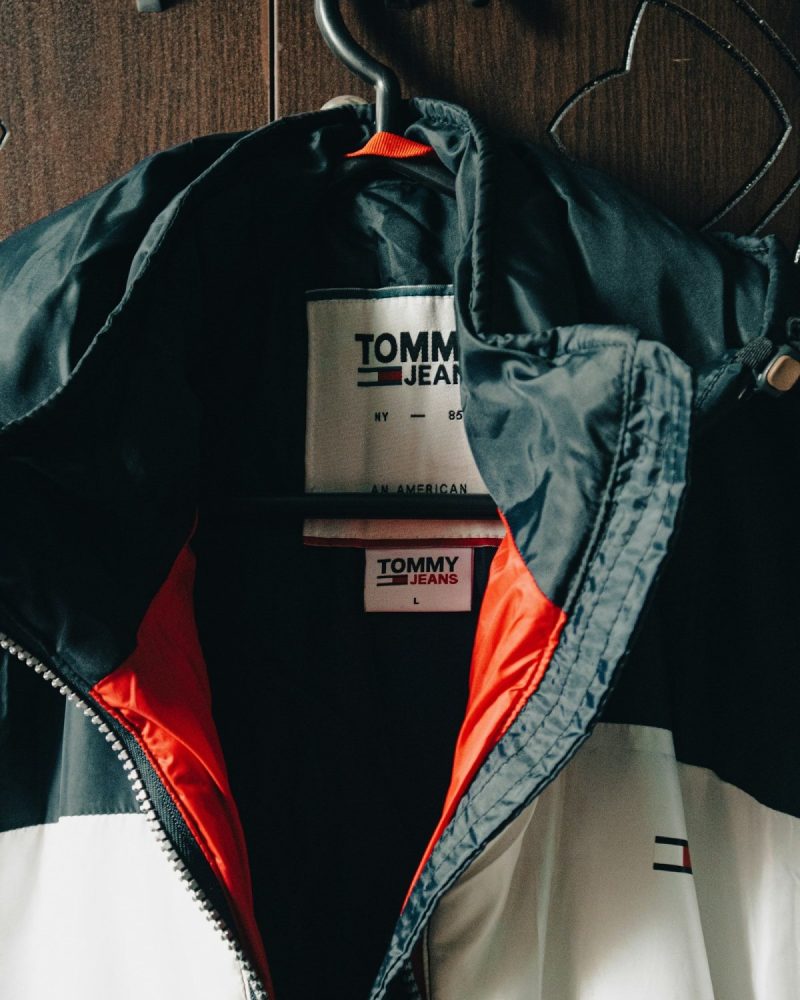 Tommy Hilfiger windbreaker bardhë-blu 90s