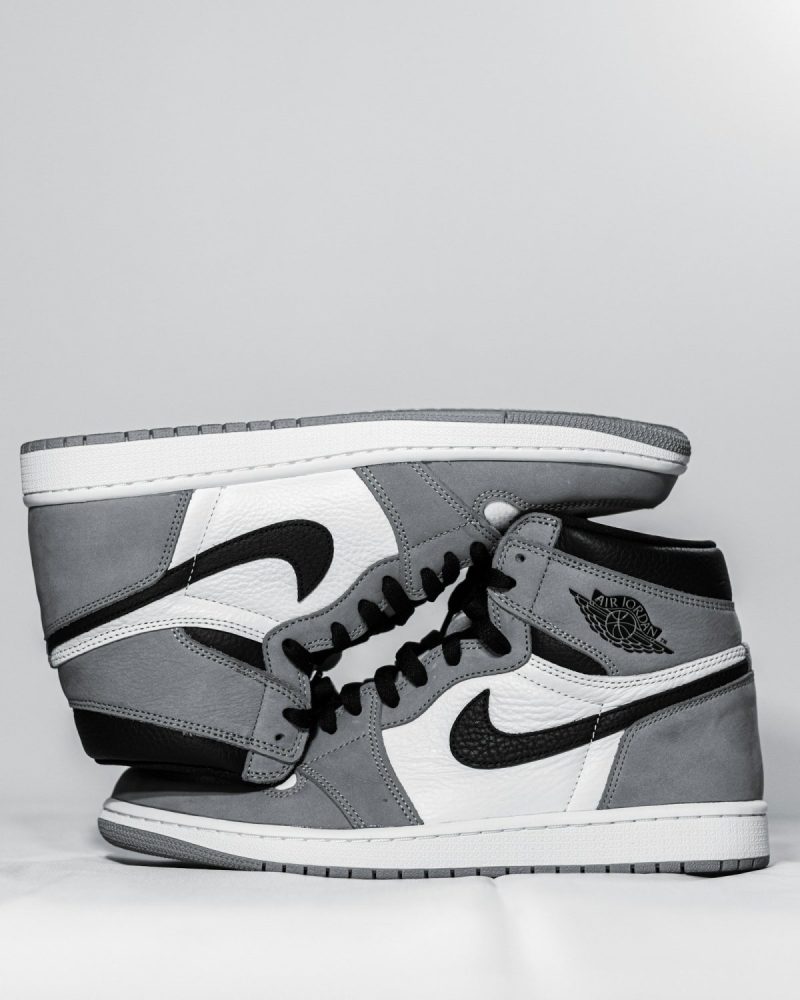 Air Jordan 1 Mid gri Y2K