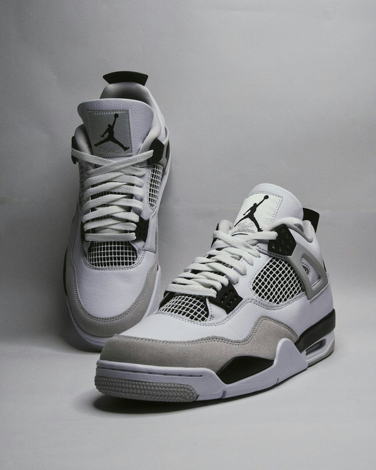 Air Jordan 4 bardhë-gri Y2K