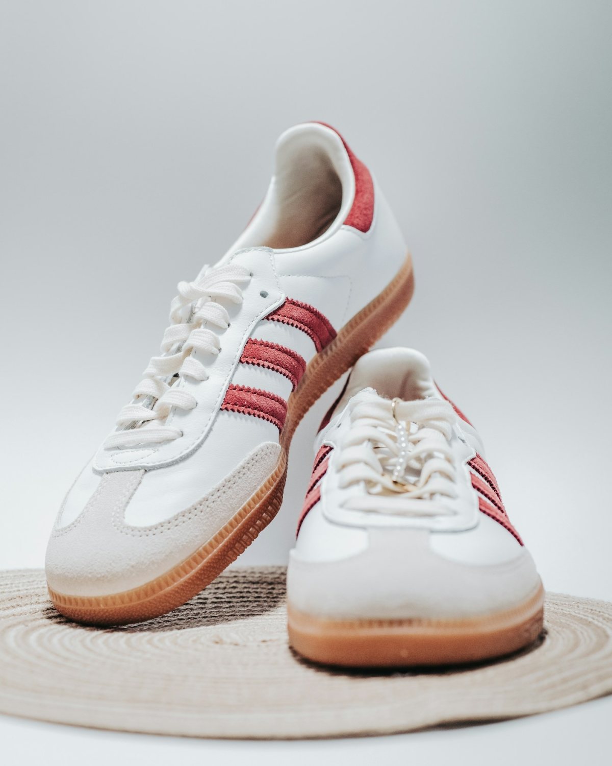 adidas Samba bardhë-kuq Y2K