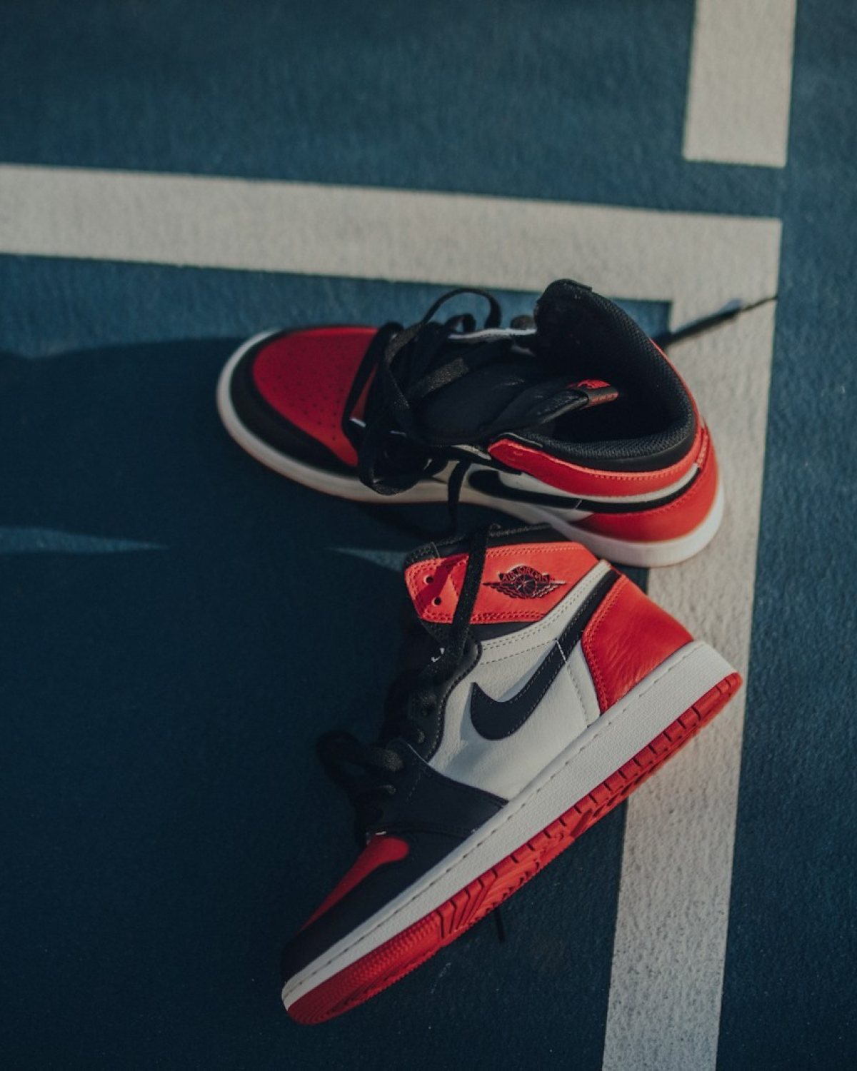 Air Jordan 1 Mid kuq-blu 90s