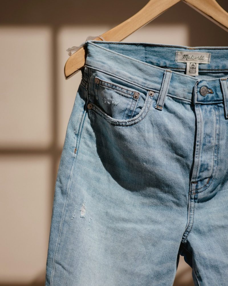 Levi’s 550 xhinse të çelura me grisje Y2K