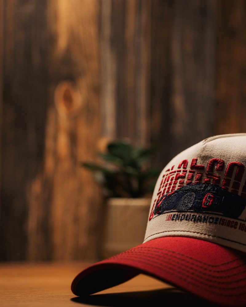 Harley-Davidson trucker bardhë-kuq Y2K